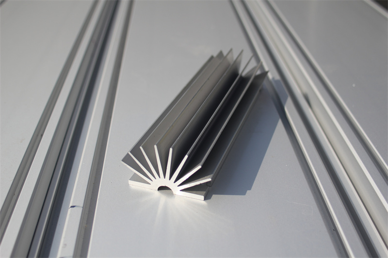 香蕉视频下载地址高密鏟齒太陽花散熱器